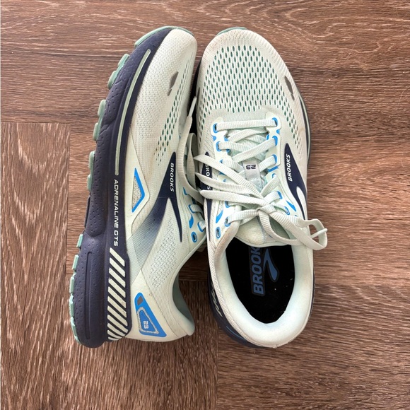 Brooks Adrenaline GTS 23 Sneakers Size 9 - Picture 1 of 12